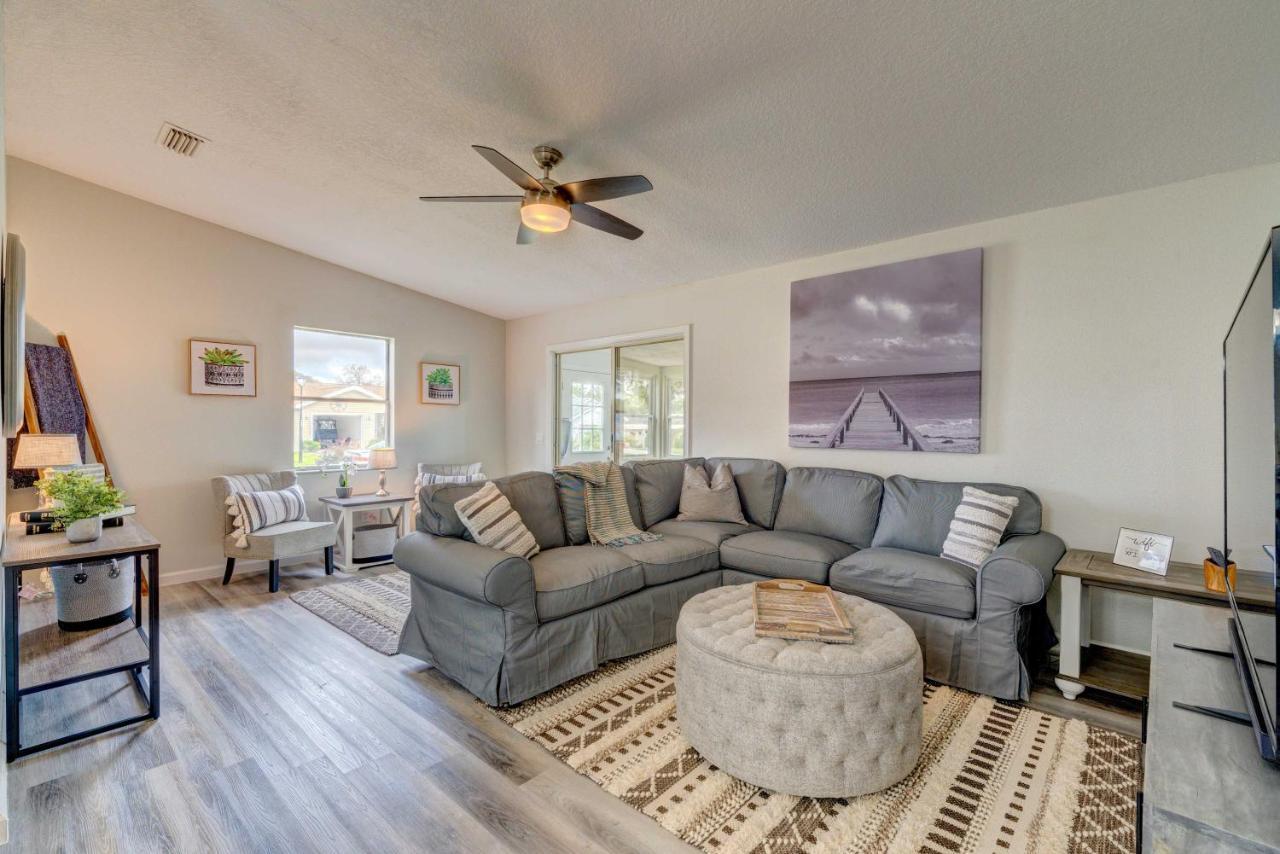 Peaceful Lady Lake Home With Screened-In Porch! Exterior photo